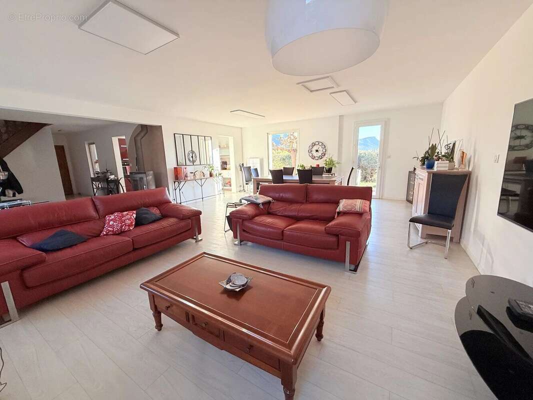 Maison à POURRIERES