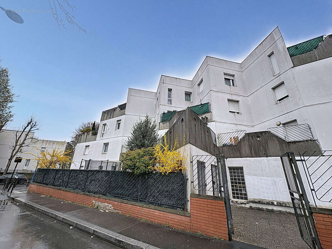 Appartement à VILLETANEUSE