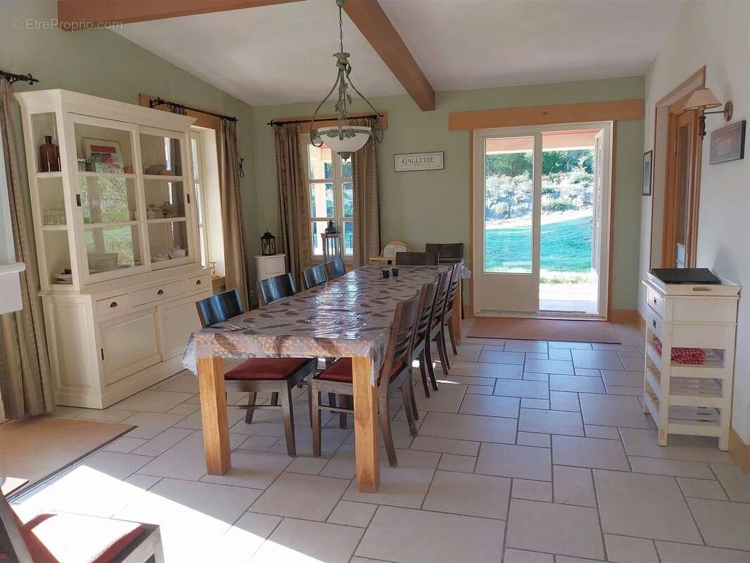 Maison à SAINT-SULPICE-LES-FEUILLES