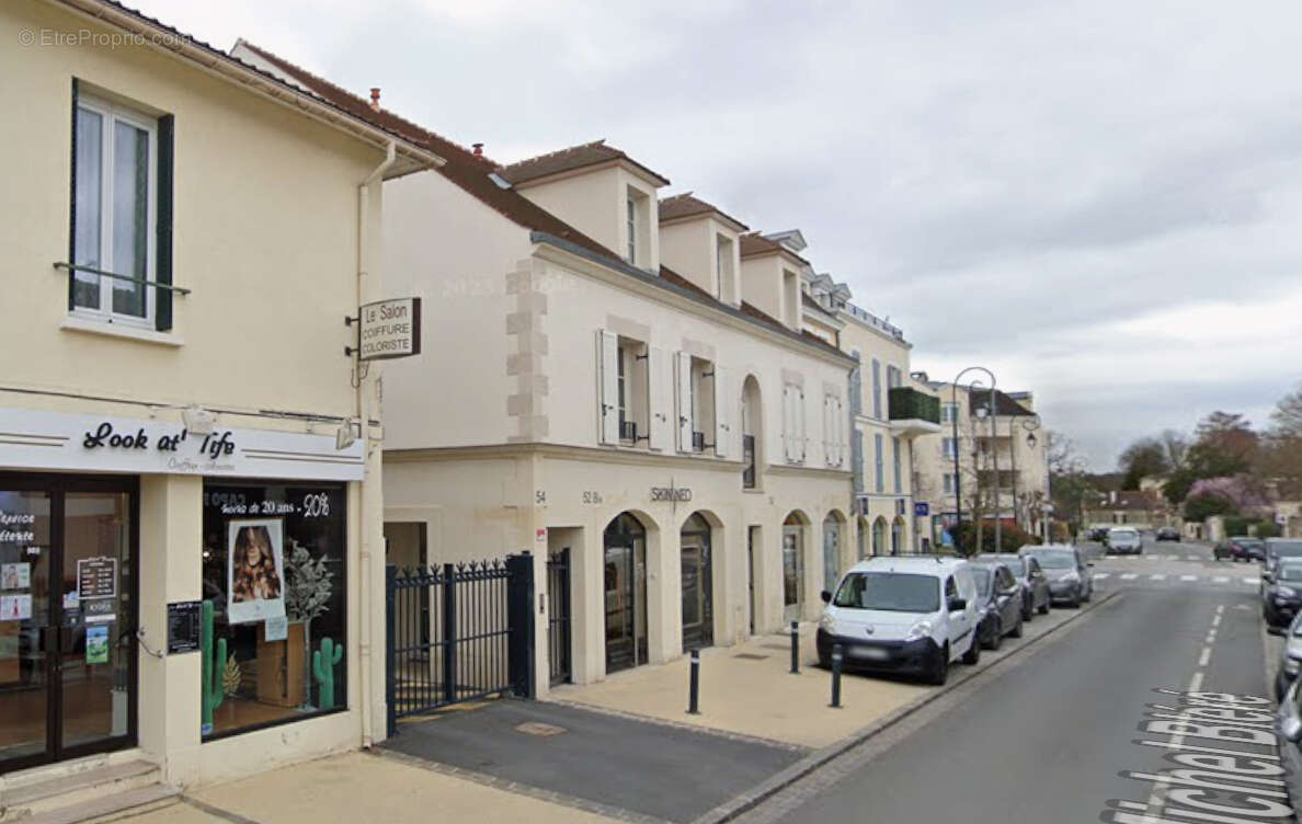 Parking à LAMORLAYE