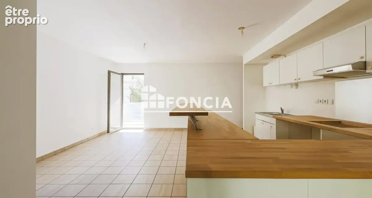 Grenoble – Boulevard Gambetta – Résidence Le Connétable – T3 de 74 m² avec terrasse et loggia - photo 9