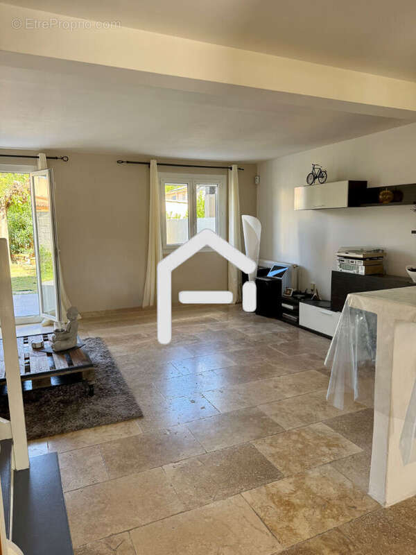 Maison à SAINT-MARTIN-DE-CRAU