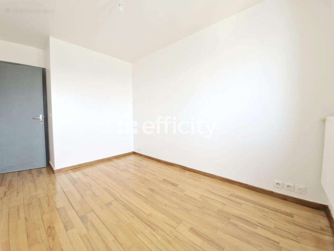 Appartement à BONDY