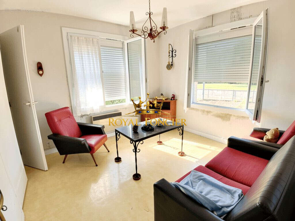 Maison 55 m² à Les Ormes  - photo 9