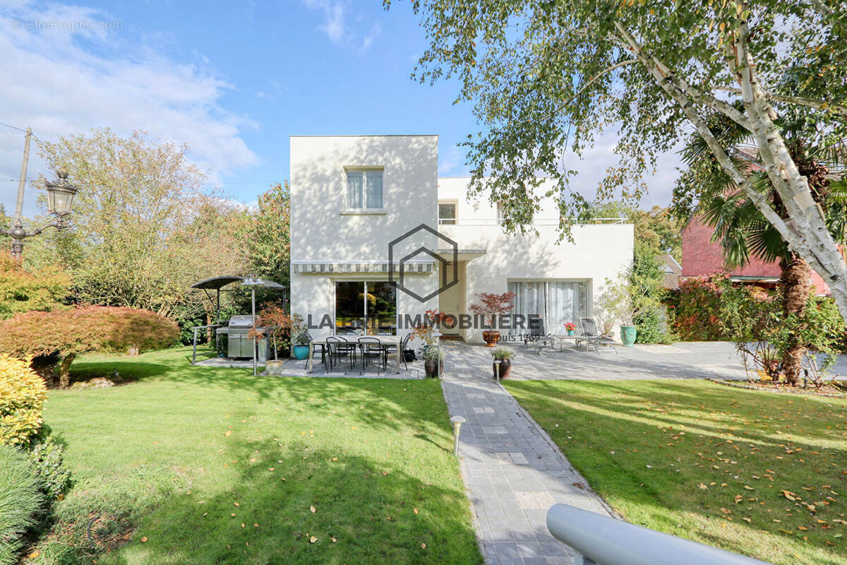 Maison à QUINCY-SOUS-SENART