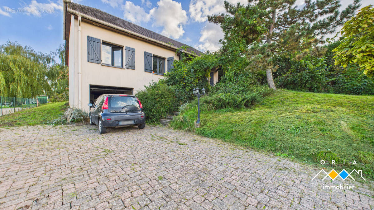 Maison à BEY-SUR-SEILLE