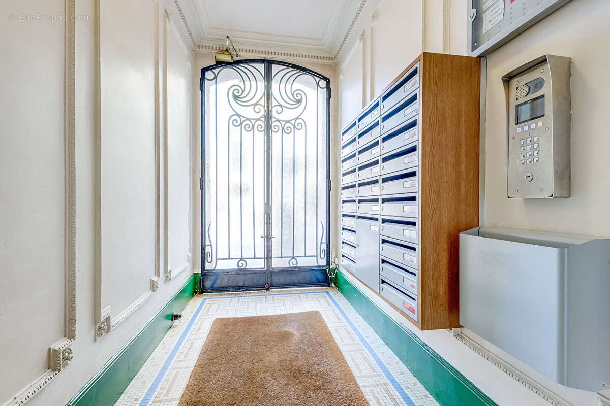 Appartement à PARIS-14E