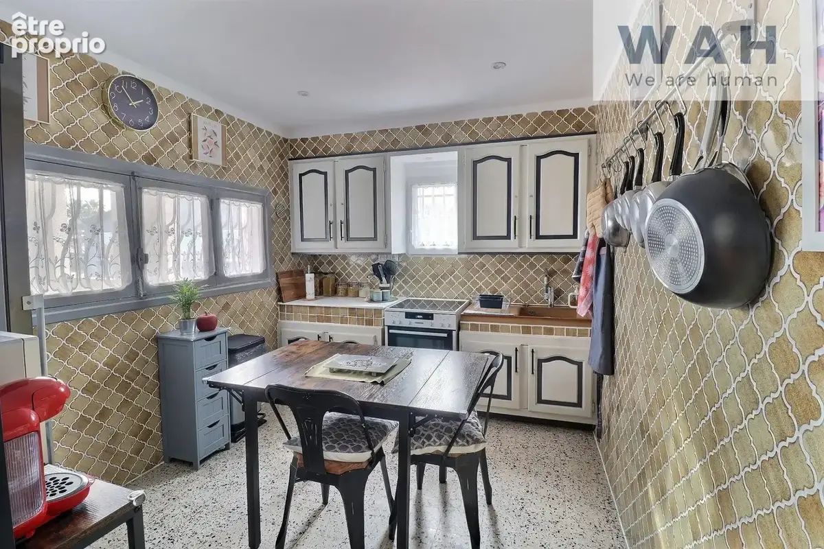 Maison en r+1 divisee en deux appartements - 34400 lunel - photo 8