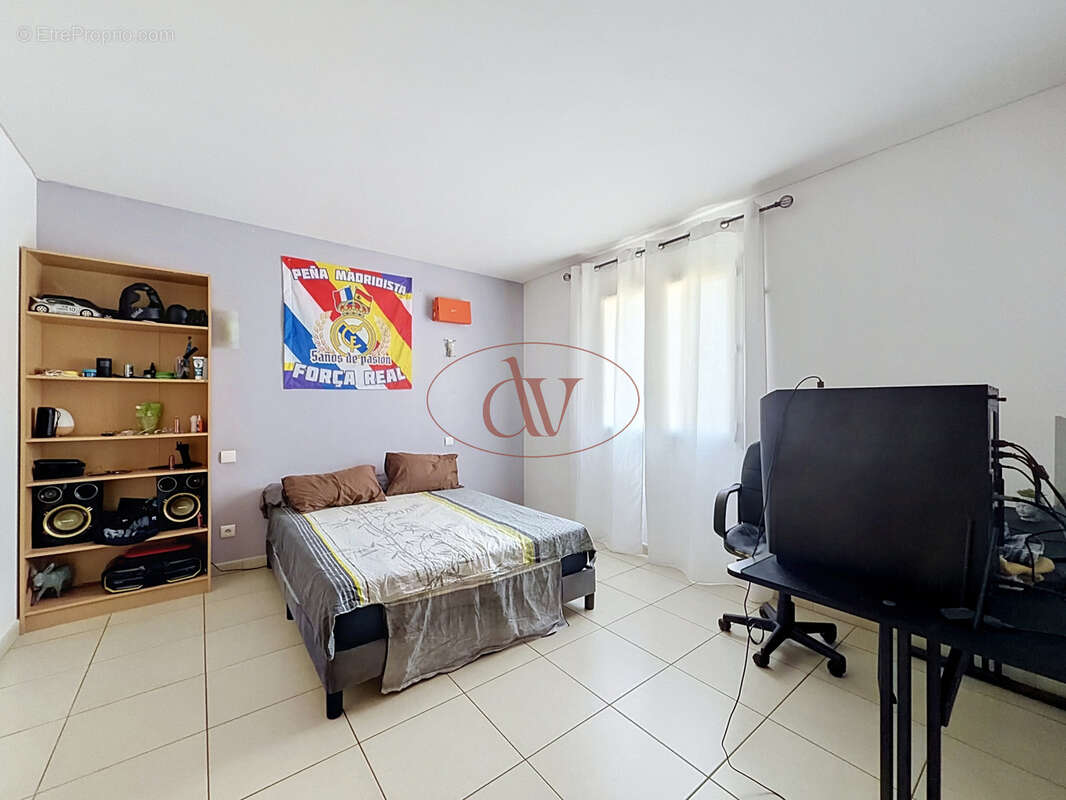 Maison 3 faces  de 131 m2 ( elne ) - photo 10