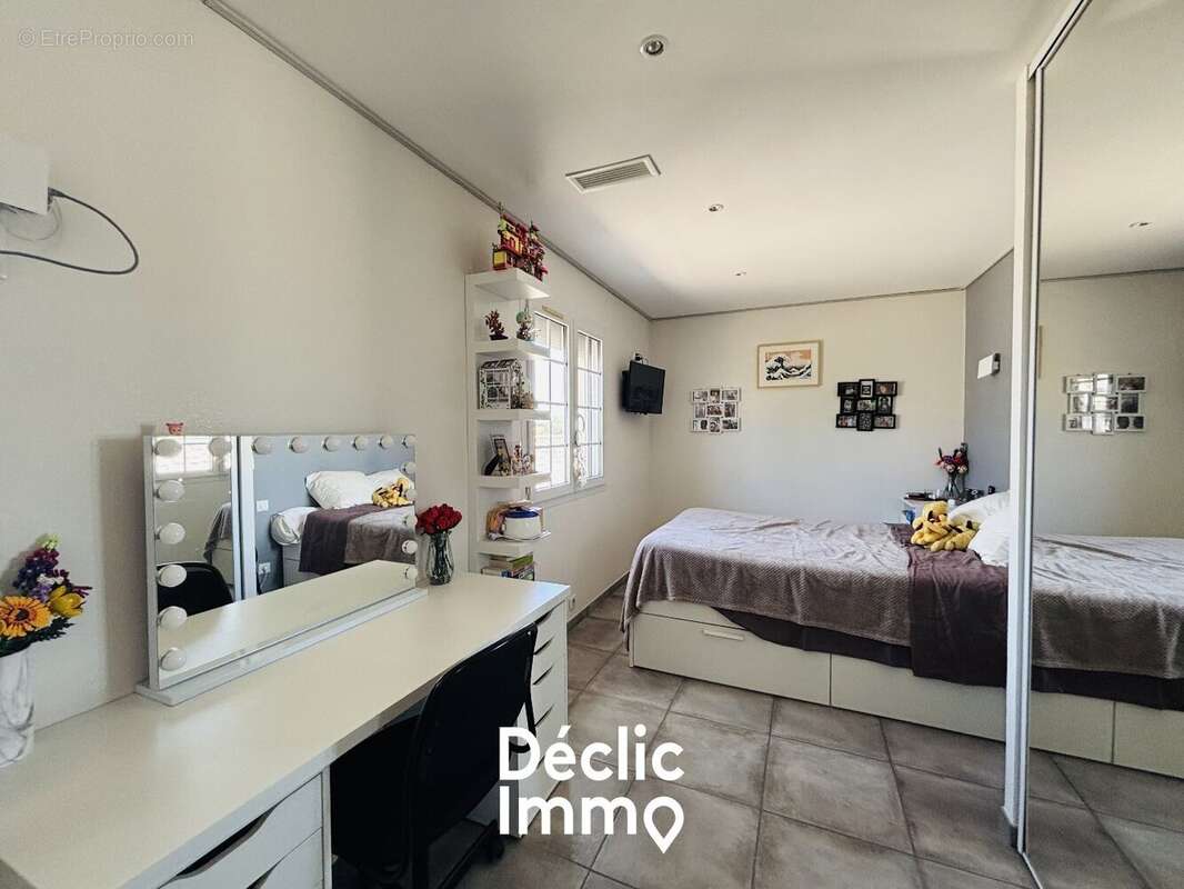 La Jarrie - Maison avec jardin, piscine, dépendances et spa - photo 13
