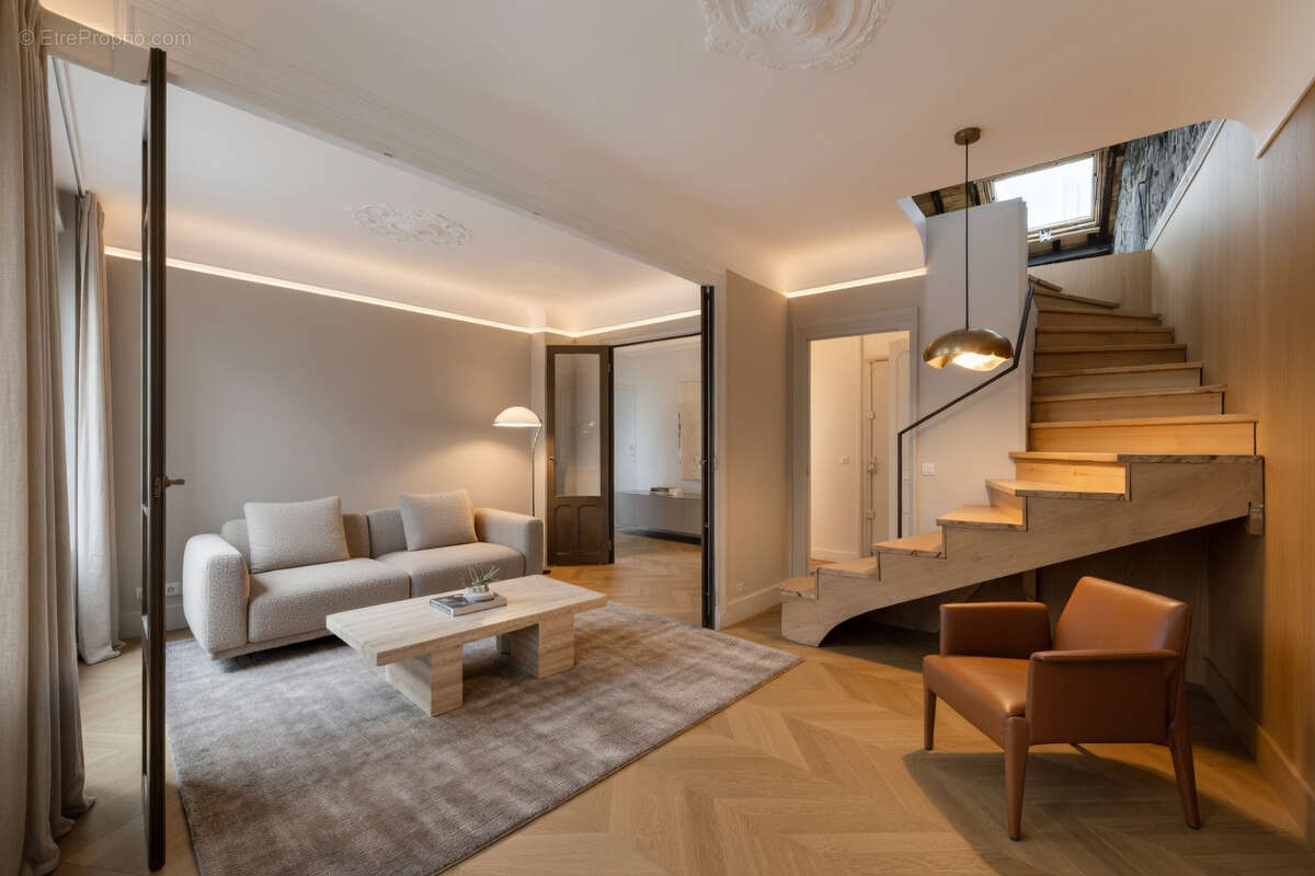 Asnières-sur-Seine Gare - Duplex dernier étage de 119 m² avec cave - photo 3