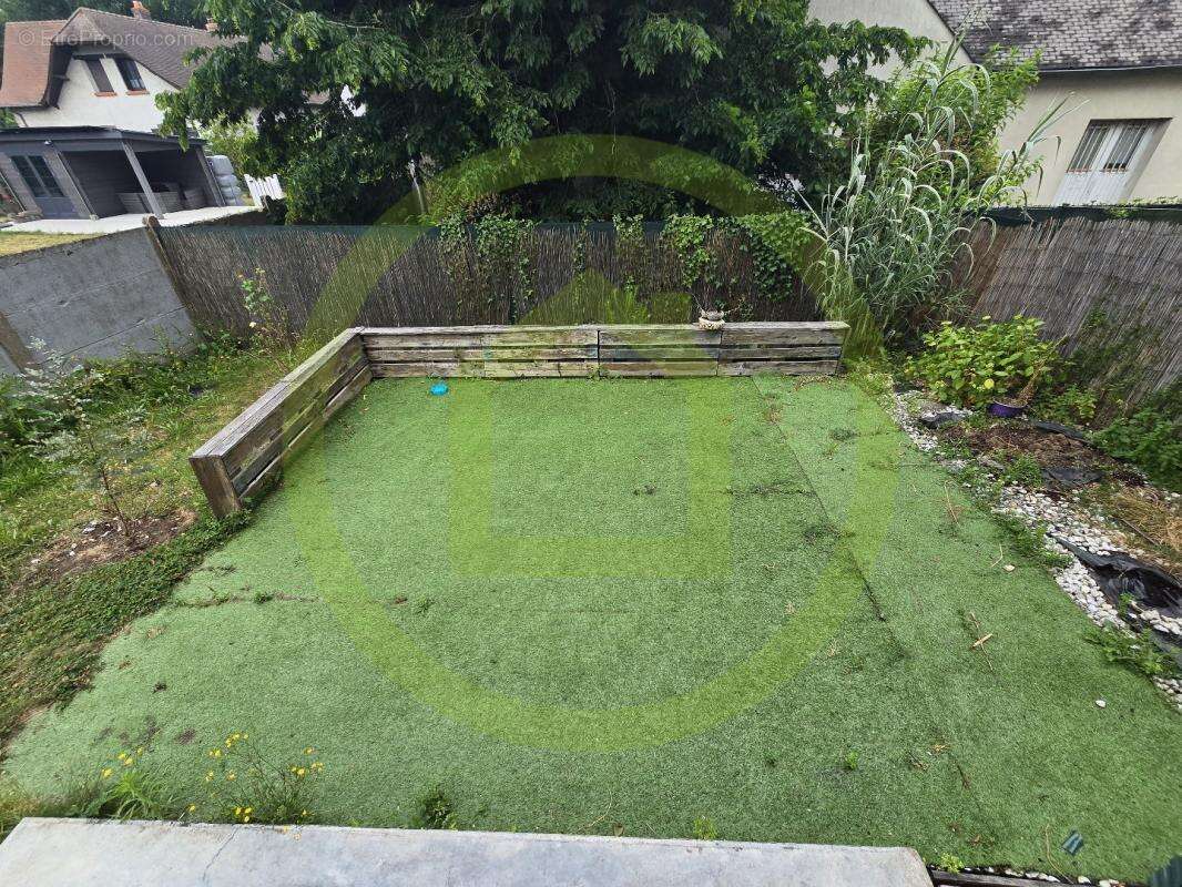 Appartement à SAINT-JEAN-DE-LA-RUELLE