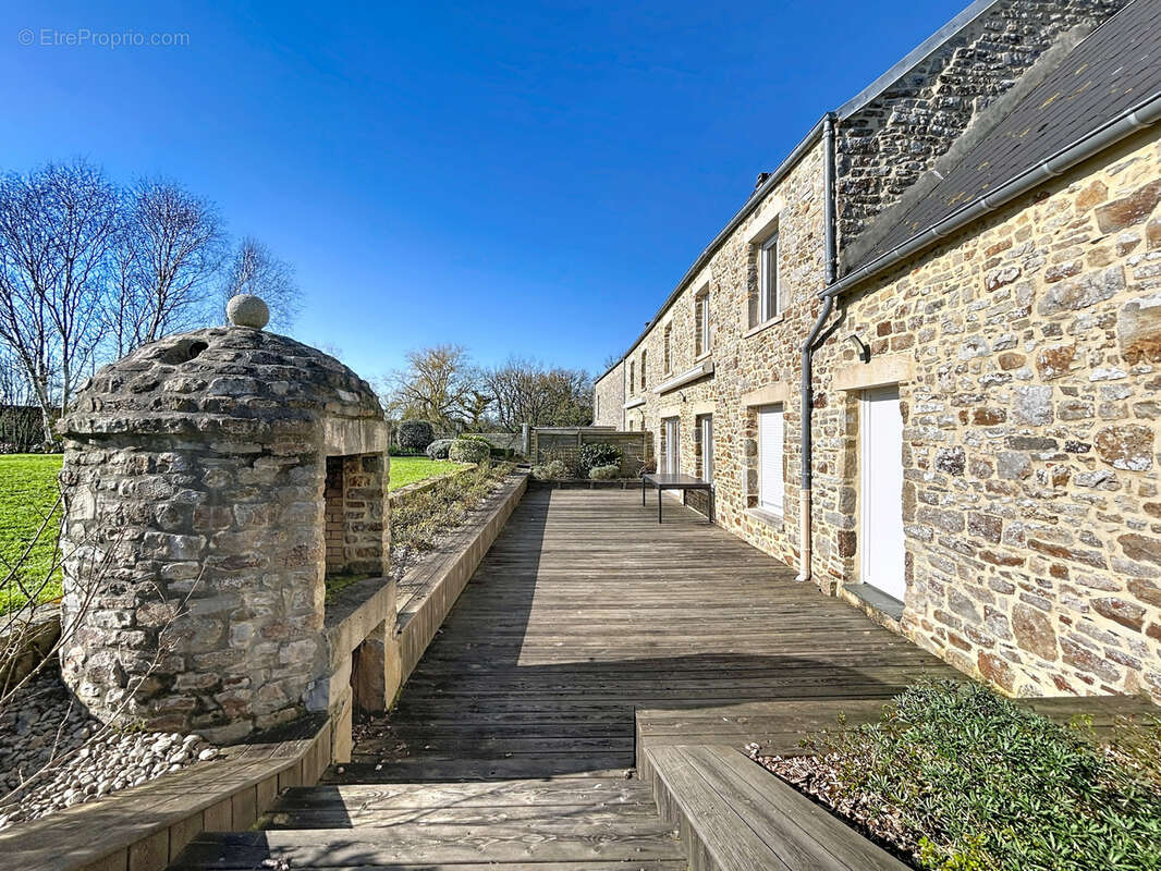 Maison à SAINT-MAURICE-EN-COTENTIN