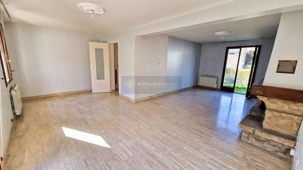 Maison à LE RELECQ-KERHUON