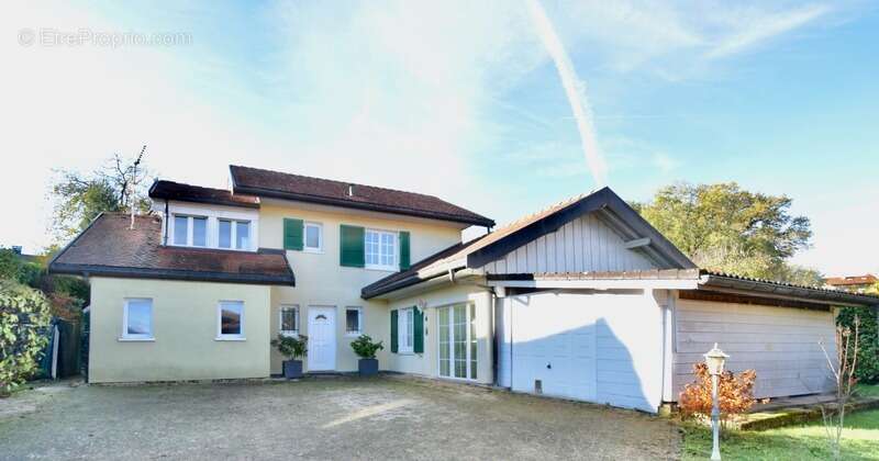 Maison à PERS-JUSSY