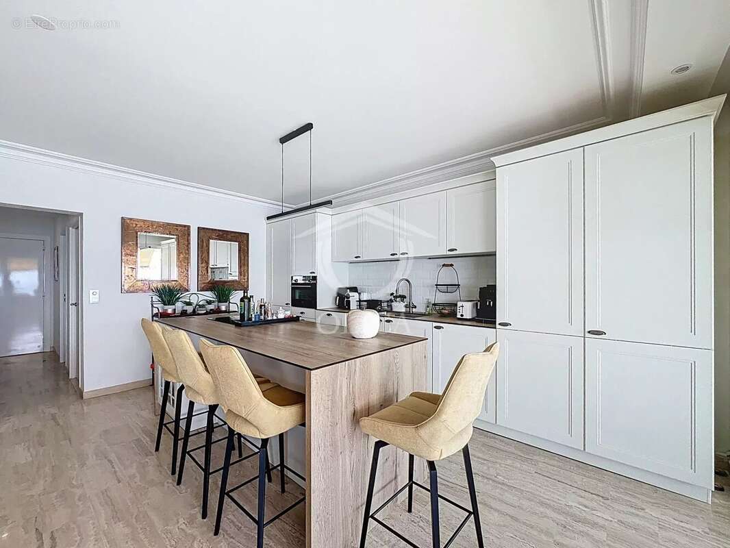 Appartement à VILLENEUVE-LOUBET