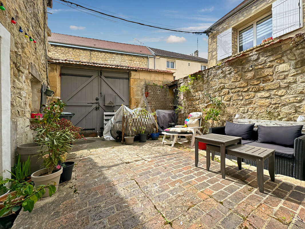 Maison à NEUVILLE-SUR-OISE