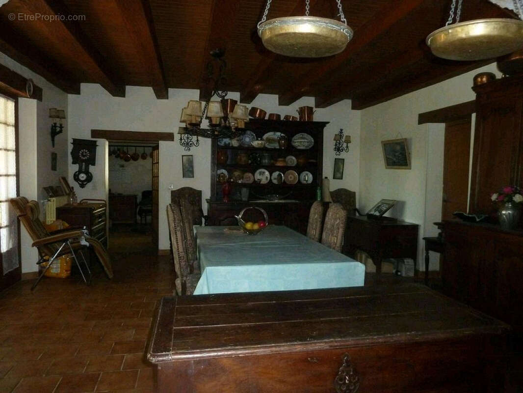 Maison à MONTAIGU-DE-QUERCY