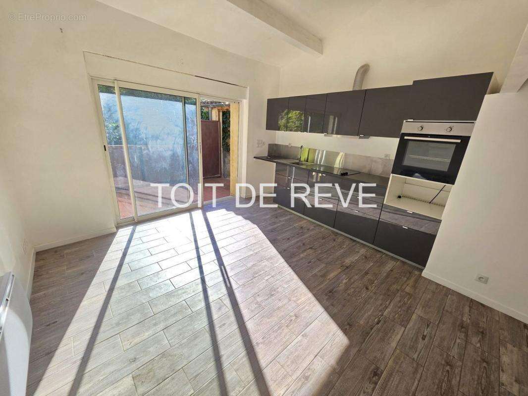Immeuble proche Uzès : 334m2 divisés en 4 appartements + cours intérieure de 170m2 - photo 23