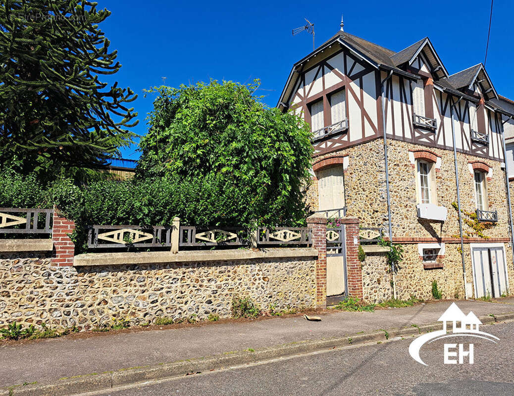 Maison à L&#039;AIGLE