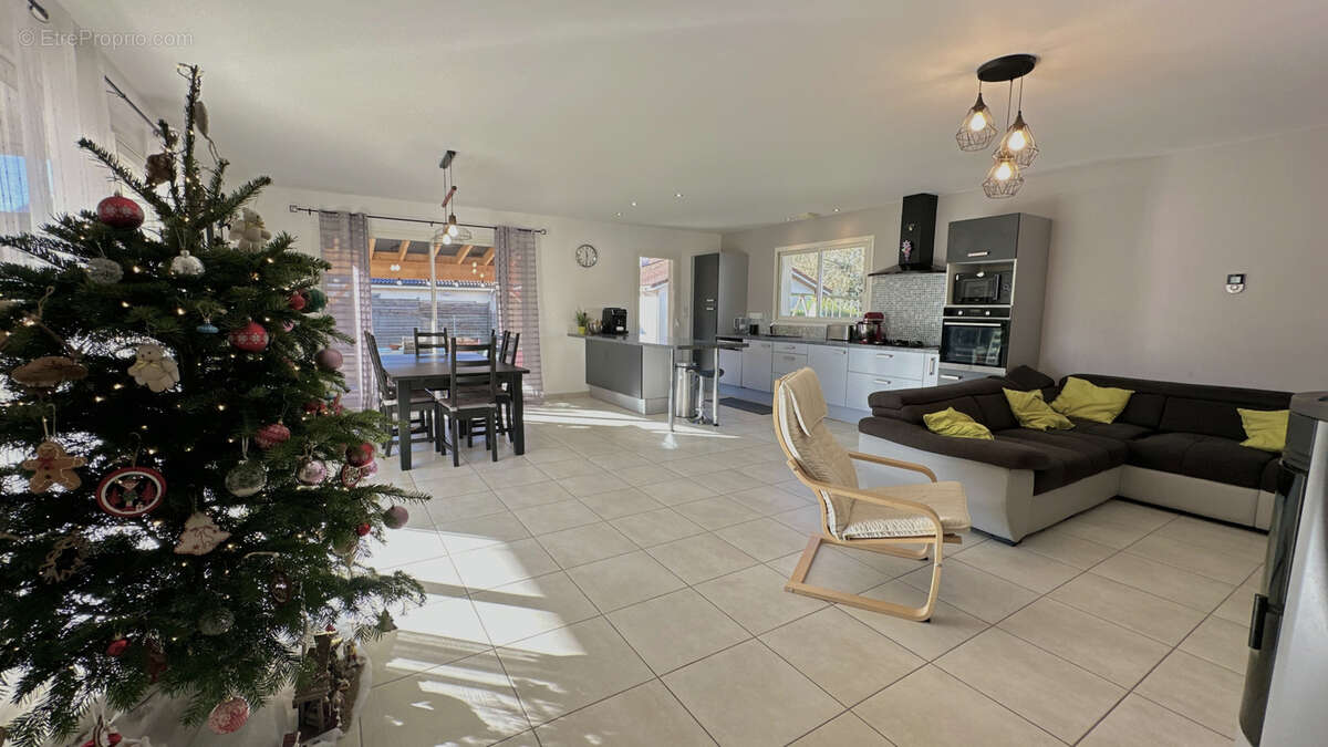 Maison à SAINT-JUST-DE-CLAIX