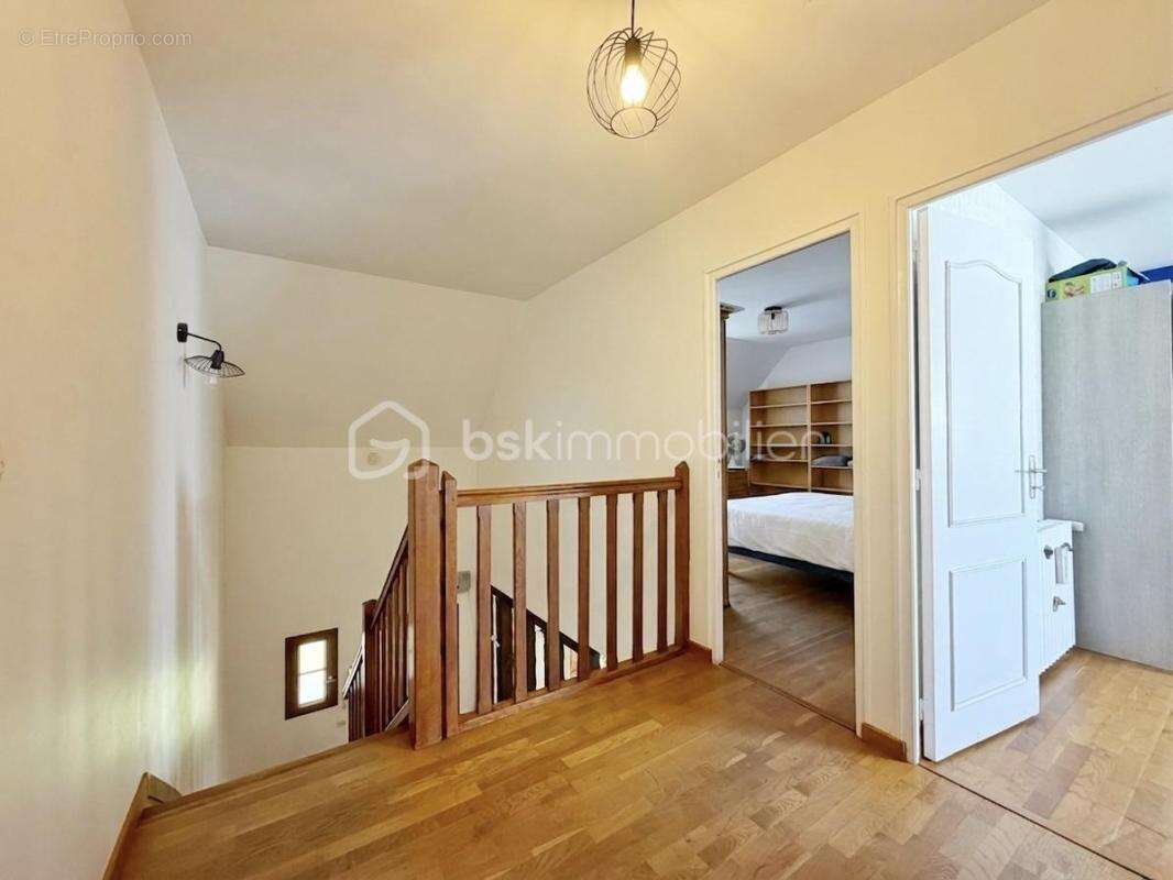 Villeneuve-le-Roi – Maison familiale avec piscine - photo 24