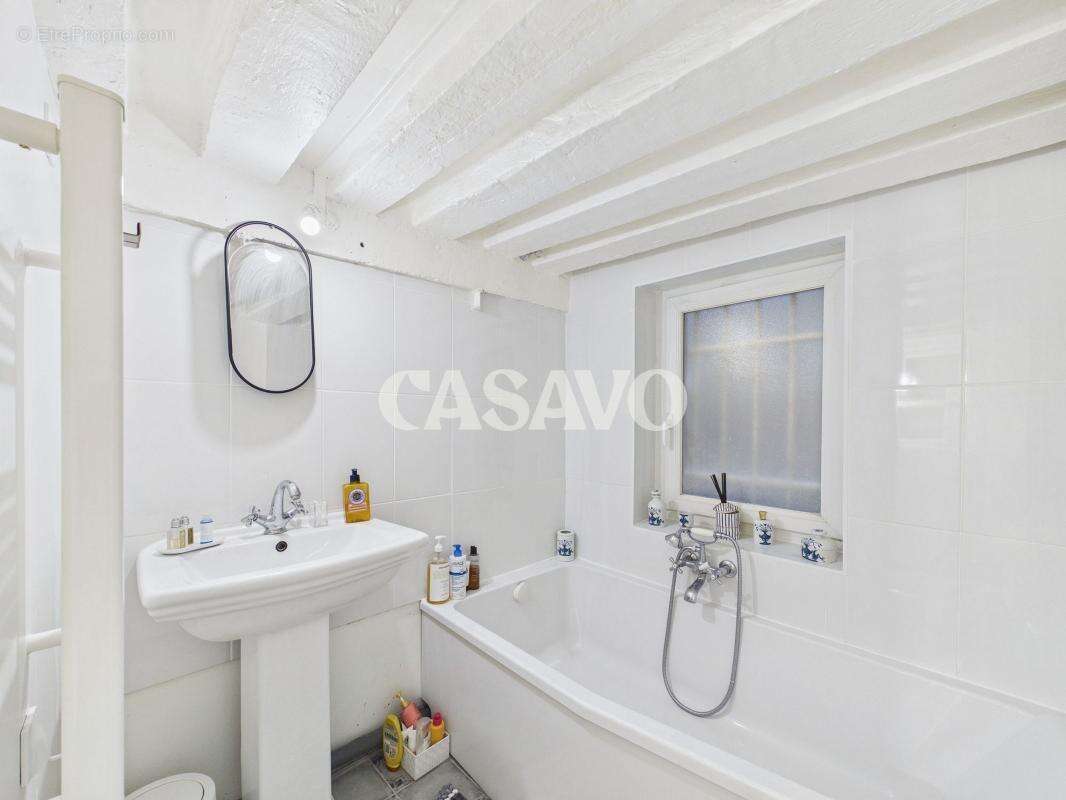 Appartement à PARIS-1E