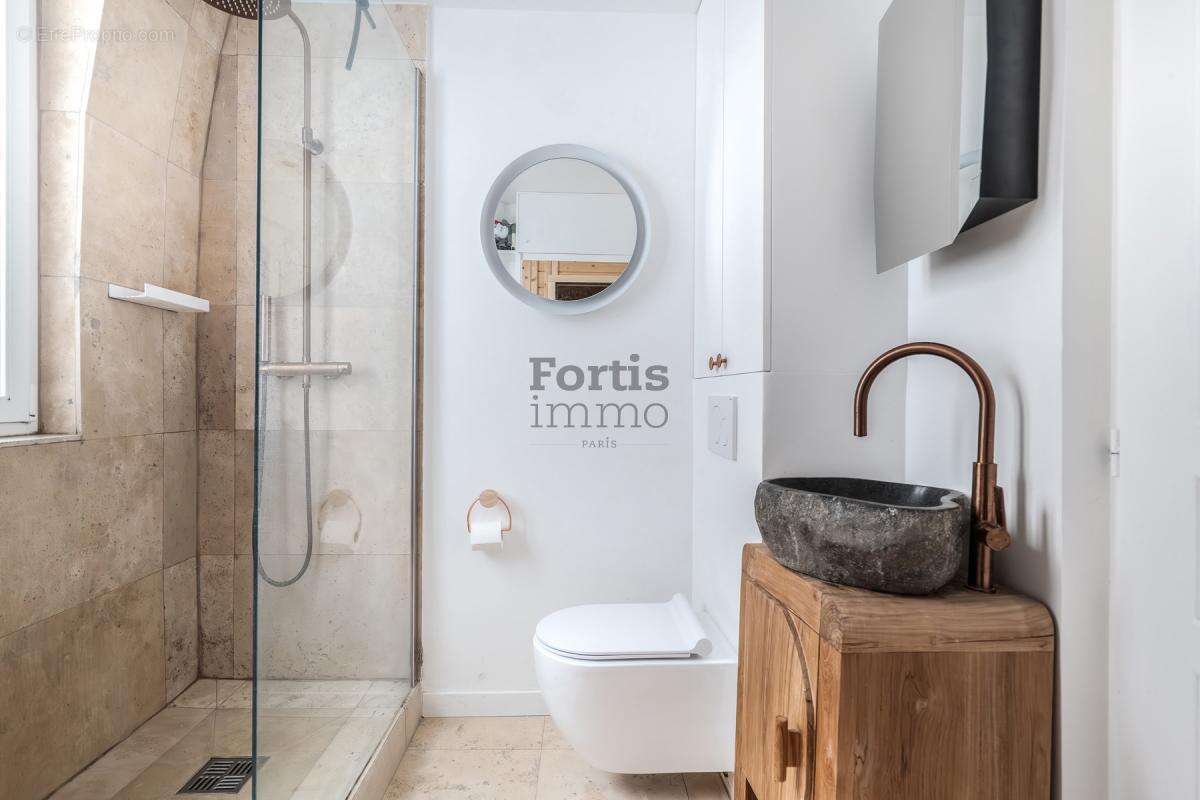 Appartement à PARIS-10E