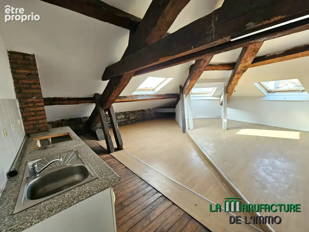 Appartement de caractère de type T3 de 53 m2 Carrez et 84 m2 au sol - Prox. Châteaucreux - photo 5