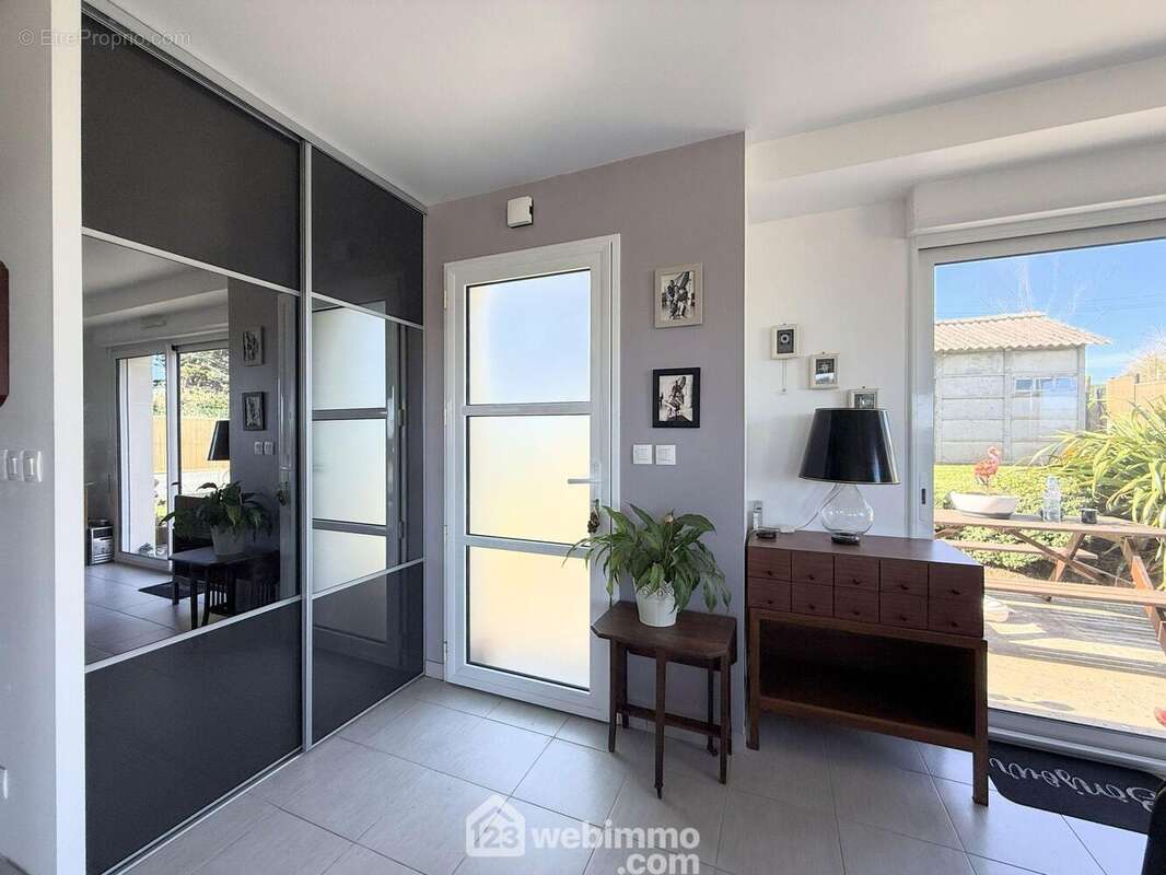 Maison à TREDREZ-LOCQUEMEAU