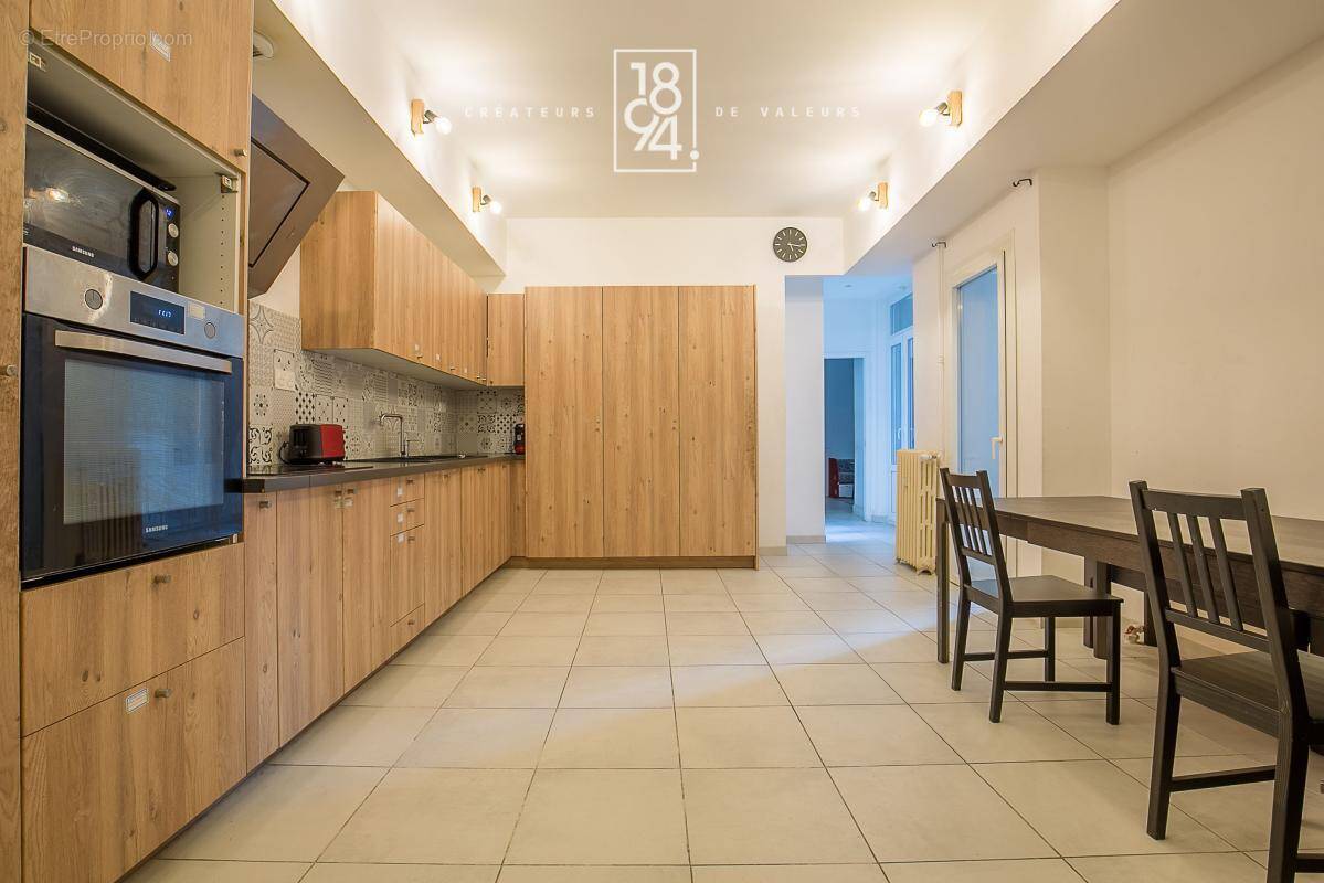 Appartement à MARSEILLE-6E