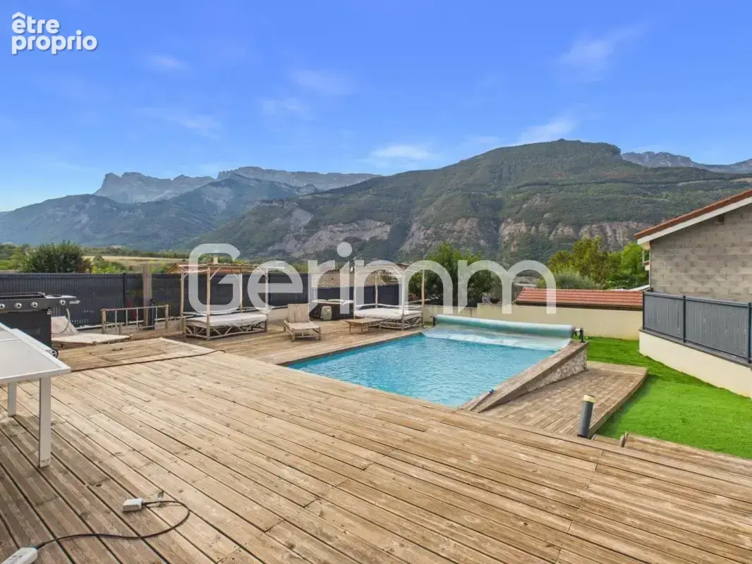 Vente - Maison - 5 pièces + cuisine - 124 m² - 525 000 € - VIF - photo 17
