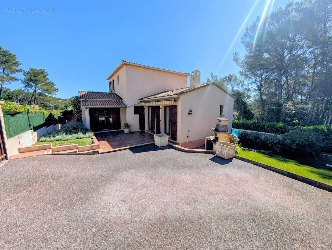 Maison à MOUGINS