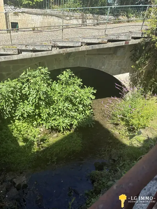 Rare, superbe batisse au coeur de jonzac avec jardin et garage - photo 7