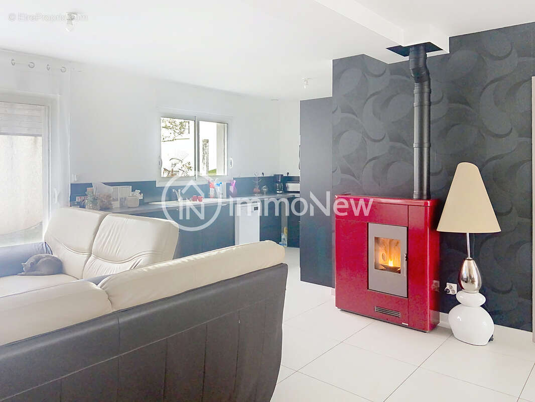 Maison à DONVILLE-LES-BAINS