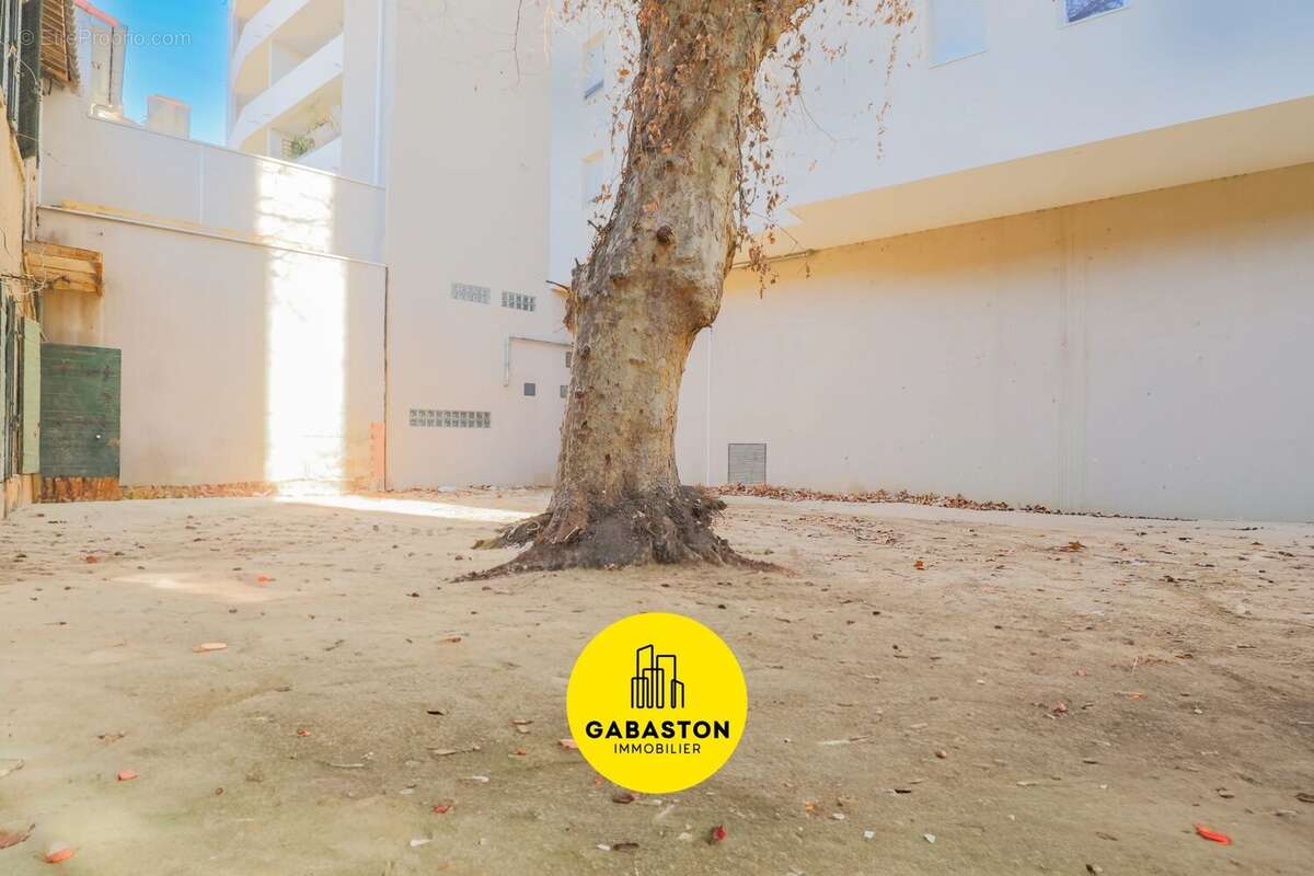 Appartement à MARSEILLE-4E