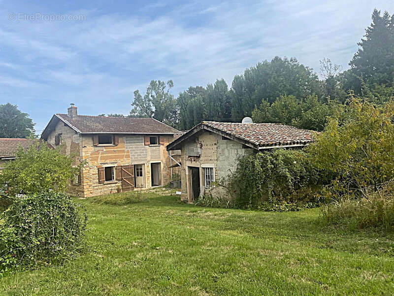 Maison à MOGNENEINS