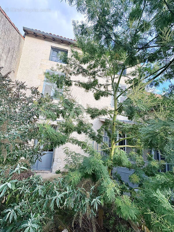 Maison à MONTMORILLON