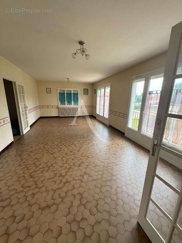 Maison à FONTAINE-LE-COMTE