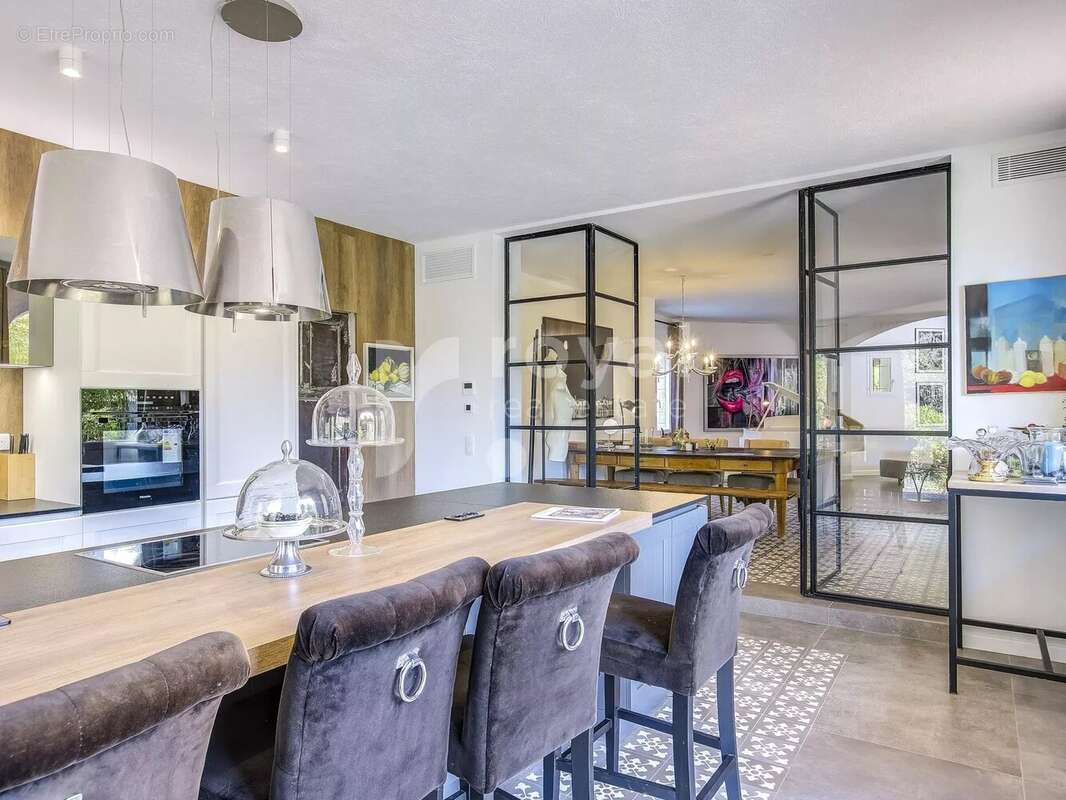 Maison à MOUGINS