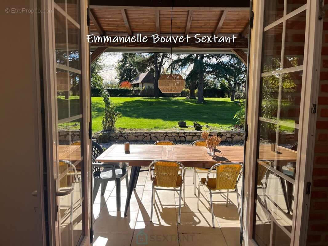 Maison en pierres, 4 chambres, 2 sde, garage, car-port, atelier, véranda, sur 4750 m2 clos. - photo 5