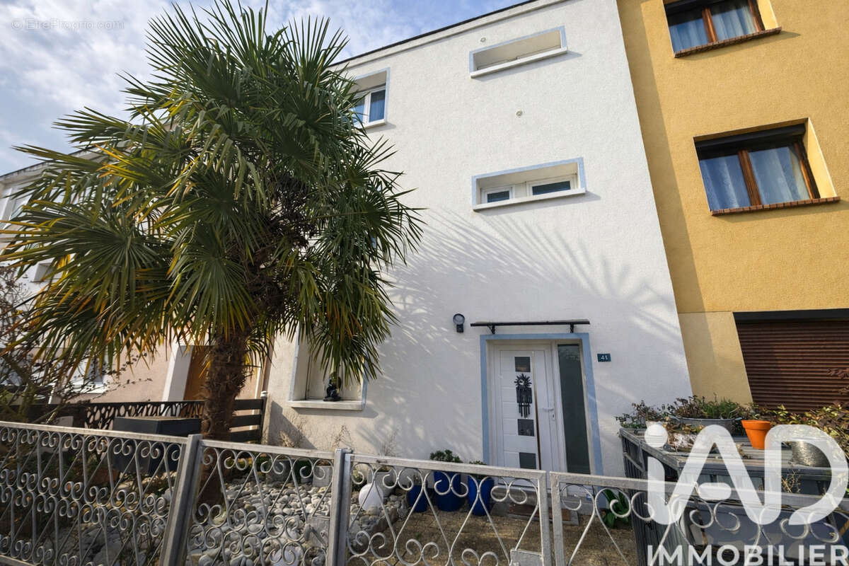 Photo 2 - Maison à LA QUEUE-EN-BRIE