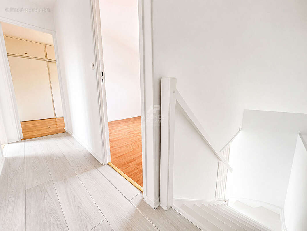 Maison Verneuil-sur-seine 5 pièce(s) 83 m2 - photo 9