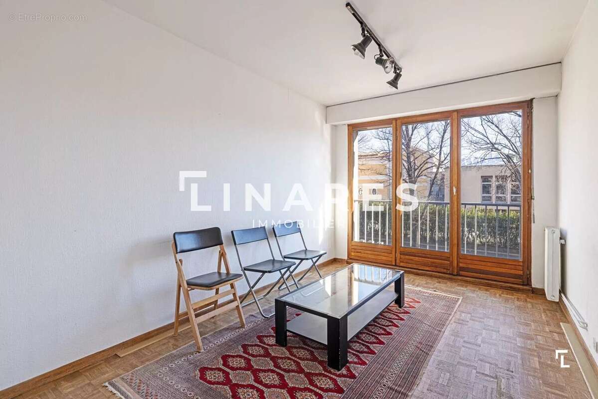 PRADO MED - Cabinet Médical de  83m² - Terrasse - 13008 Rond point du Prado - photo 3