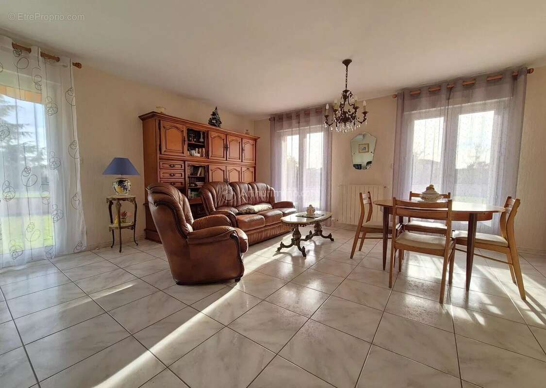 Maison à SAINT-JUERY