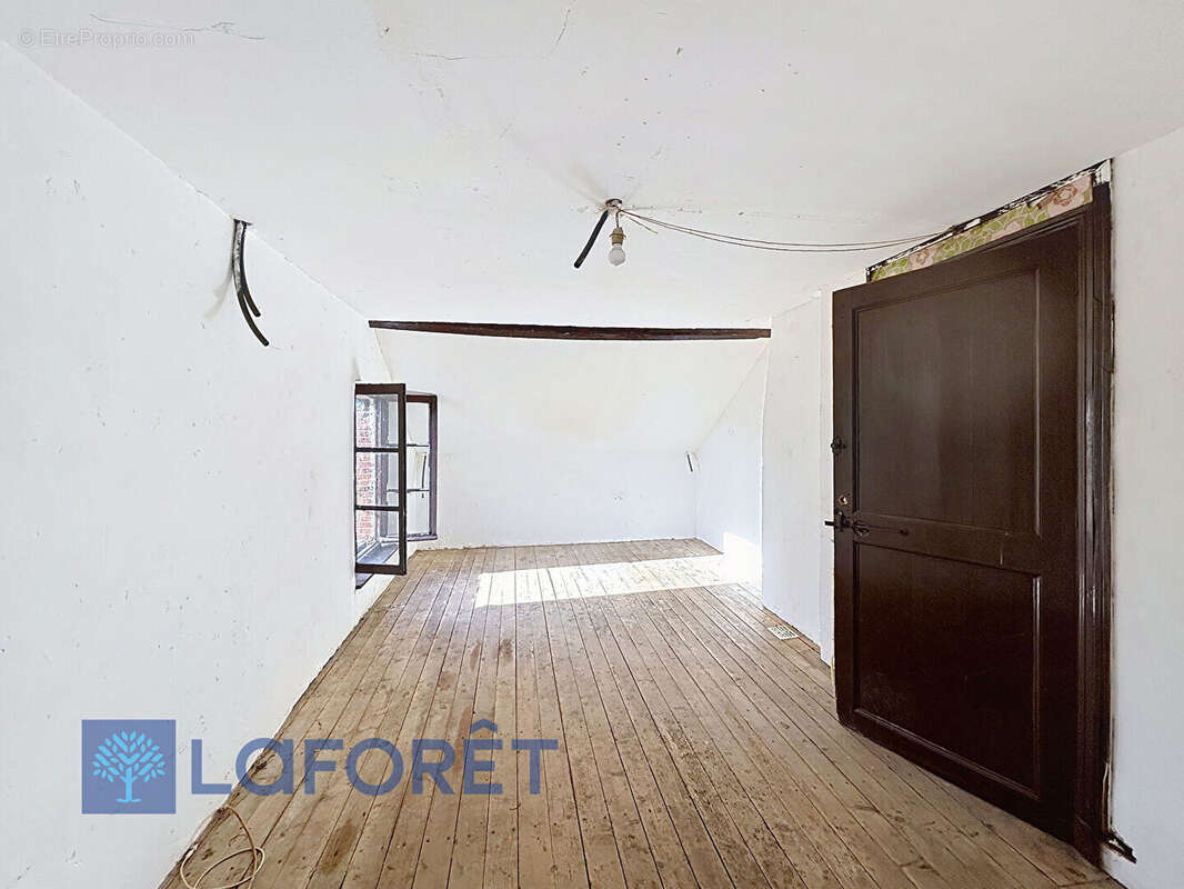 Maison à MONTIGNY-SUR-AVRE