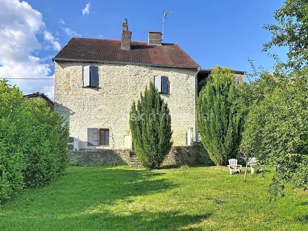 Maison à PERCEY-LE-GRAND