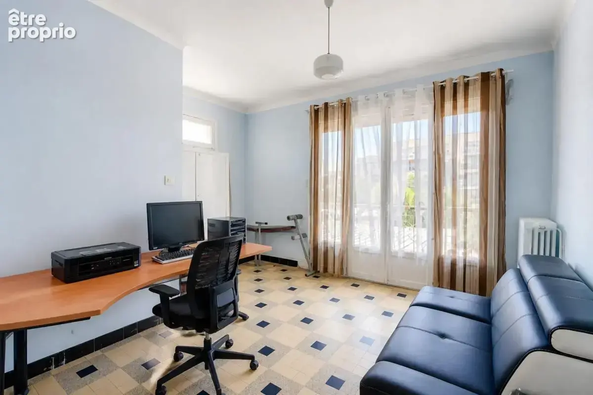 Maison de 5 pièces de 180 m² à Vaulx-en-Velin - photo 11