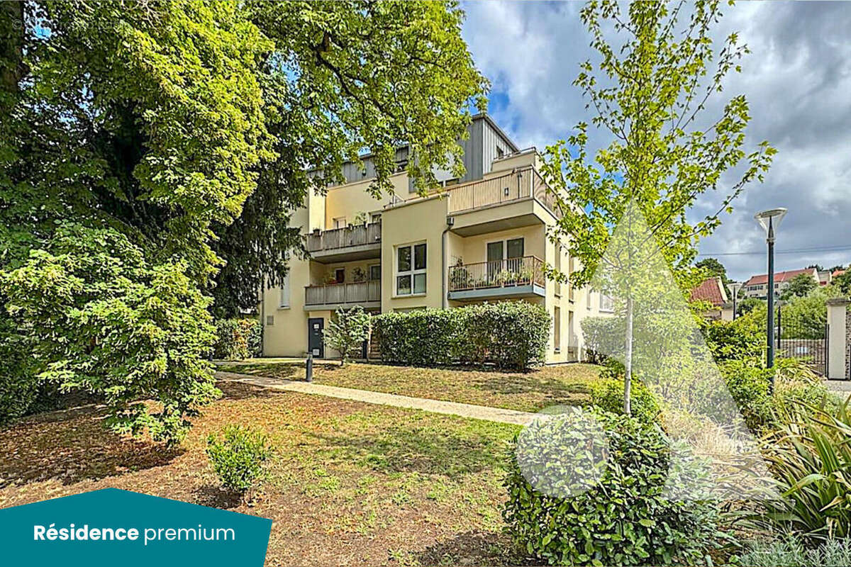 Appartement à CORBEIL-ESSONNES