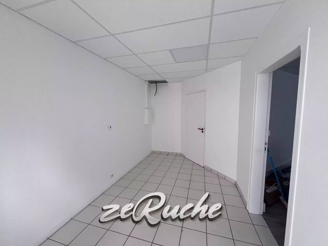 Commerce à DOUVRES-LA-DELIVRANDE